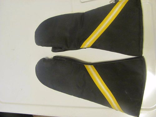 Vintage snowmobile black &amp; yellow leather gloves - med/large -one size fits all