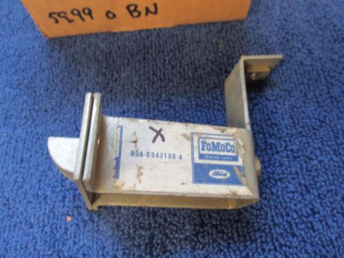 1959 ford station wagon  tailgate latch  nos ford  716