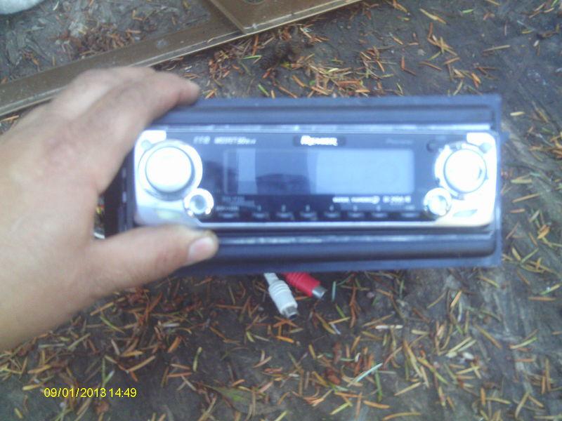 Pioneer deh-p350  50 w x 4  works  cd player radio 