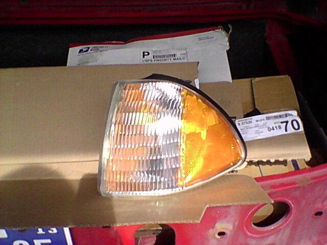 87-93 ford mustang driver side outer marker light (turn signal light) free shipp