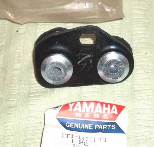 1977-81 yamaha xt500,tt500 muffler stay~p/n 1t1-14791-01~nos (#2820