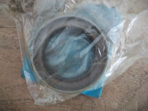 National 483010 r drive shaft seal