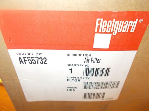 Fleetguard air filter af55732