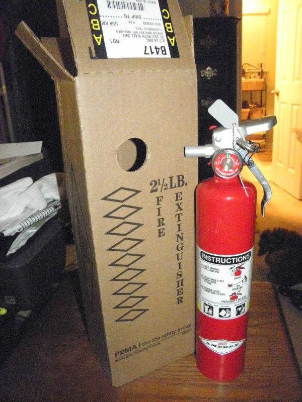 Amerex 2.5 red enamel abc fire extinguisher-brand new in box-best priceon ebay!!