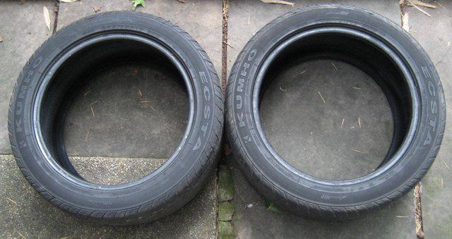 Pair of kuhmo ecsta 245/45r17 tires 