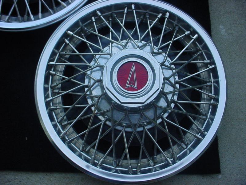 Buy Pontiac wire spoke hub caps 14" wheel cover in Galt, California, US