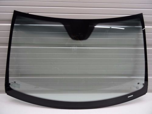2003 - 2005 mercedes clk320 w209 front windshield glass w/ rain sensor oem