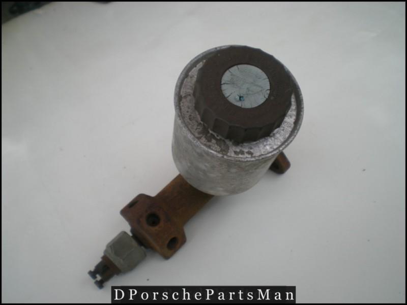 Porsche 356 brake master cylinder with reservoir