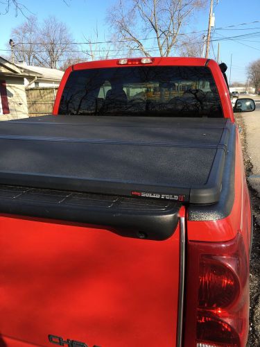 Extang solid fold 2.0 tonneau cover 99-03 chevy silverado  6.5ft bed