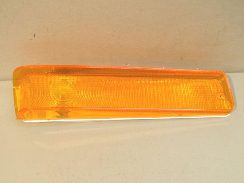 New 1978-1979 ford f100/350 truck & bronco rh parking light lens