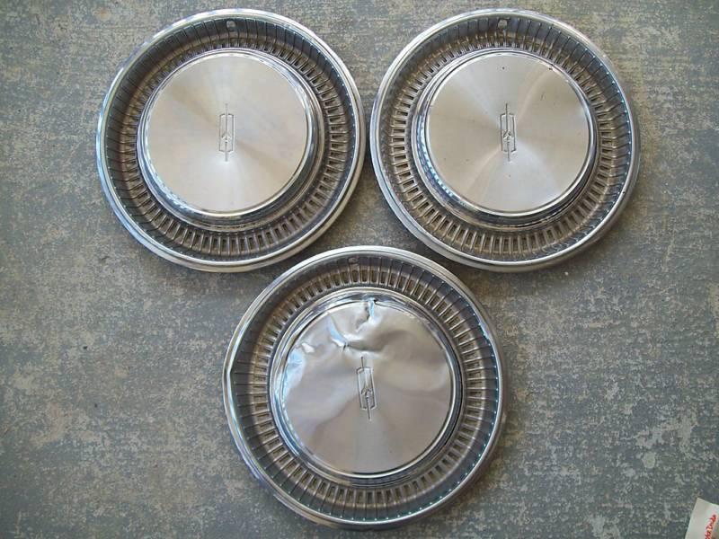 3 vintage oldsmobile hubcaps poss 70's era