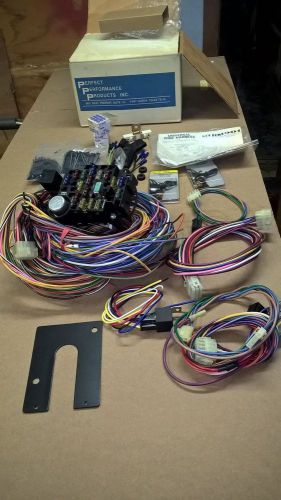 Painless streetrod, universal wiring harness 18 fuses