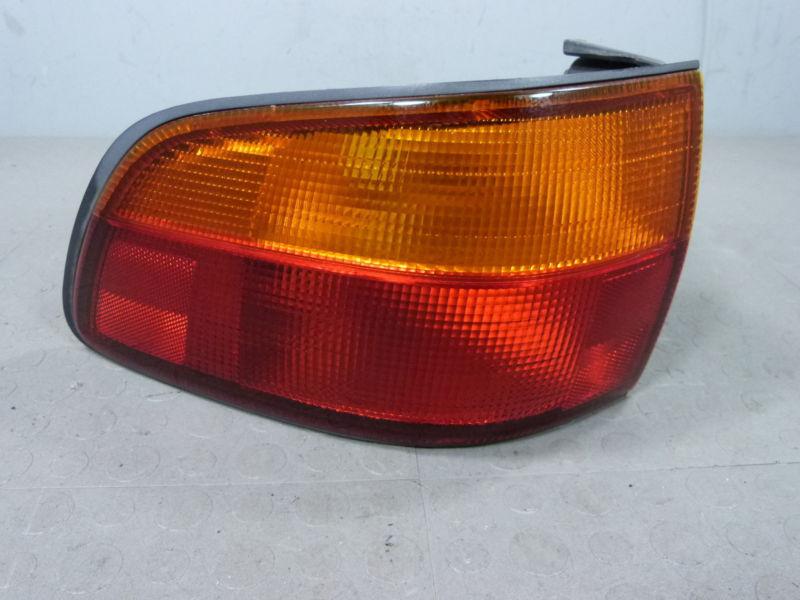 98 99 00 toyota sienna lh left driver quarter outer taillight tail light lamp