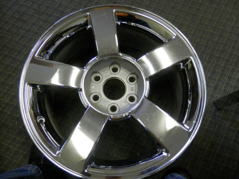Chevy silverado / suburban 20x8.5 oem chrome wheel  5243