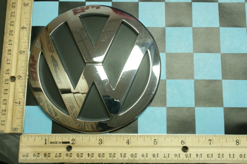 2005-2011 volkswagen caddy (european) oem emblem with prongs 7h0853630a 57503535