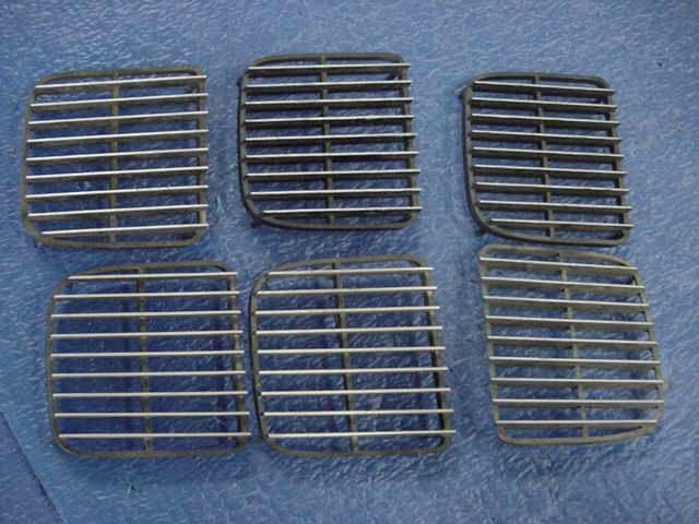 Plymouth cuda 1971 grille inserts