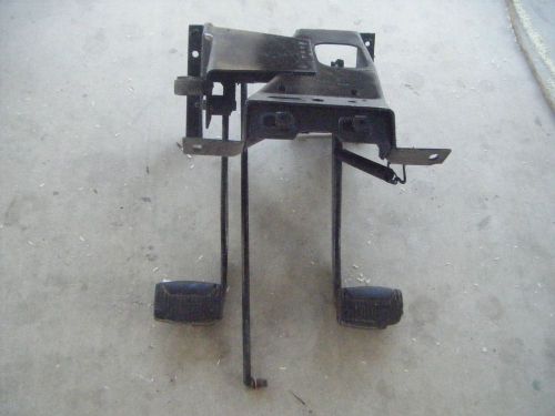 Ford pickup clutch pedal