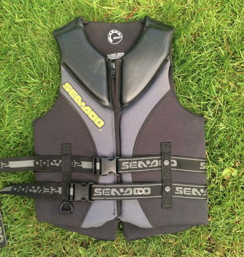 Sea-doo brp type 111 pfd adult m 2 buckle life vest jacket model 1689 black/gray