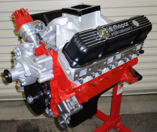  MODEL CAR RARE 426   CHYRSLER  Engine /& Tranny  1//25 Scale COMMANDO