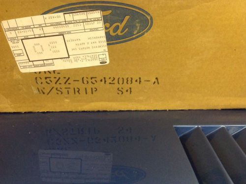 Nos oem ford 1965 - 1968 mustang coupe rear window gasket