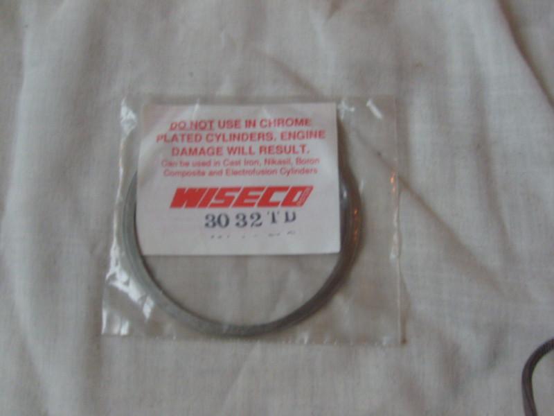Wiseco ring set new 3032td