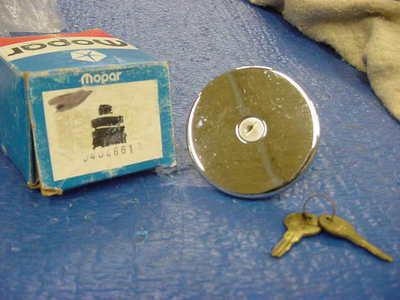 Dart duster other 1970-1971 a body nos locking gas cap