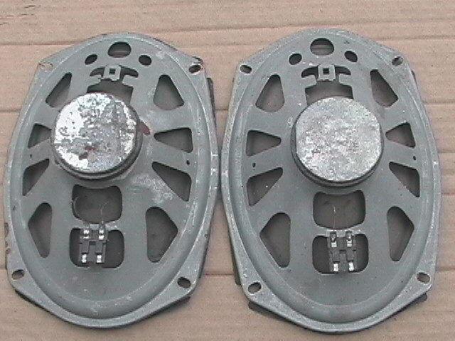 1960s-80s gm 10 ohm speaker set small round magnet type for package tray area