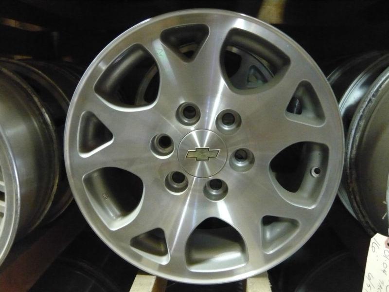 Single 17" chevrolet tahoe oem alloy wheel, exellent condition, hollander #5117