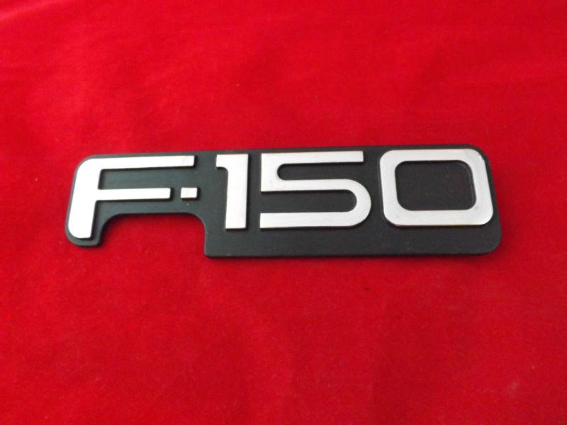Ford f-150 chrome emblem 1997-2004 badge factory oem fender side black f150 02