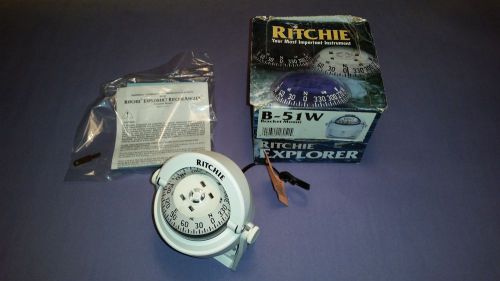 Ritchie b-51w explorer compass - bracket mount - white