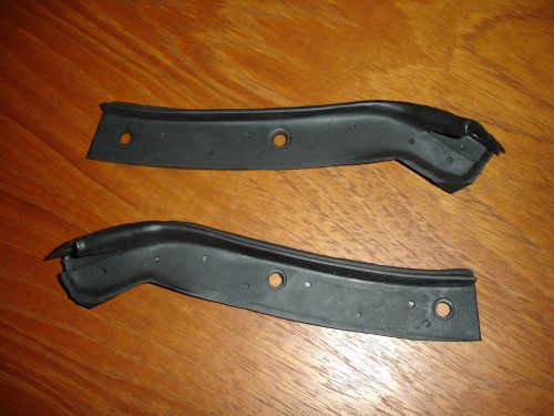 1963-65 &amp; 1967 corvette c2 coupe left and right pillar post weatherstrip