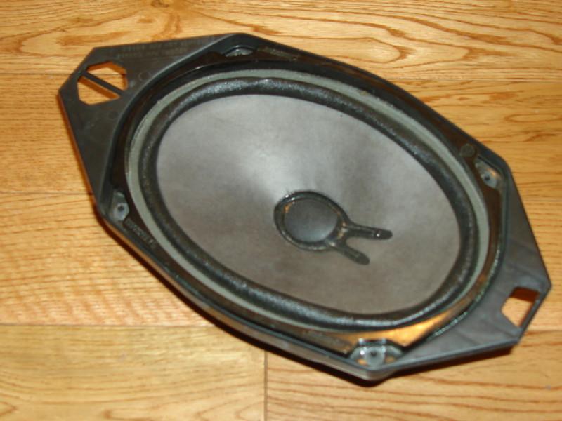 94 - 97 cadillac eldorado rear/back panel/deck bose speaker with amp & bracket