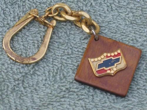 Rare 50s 60s 70s? wood chevy key chain accessory with classic chevy emblem