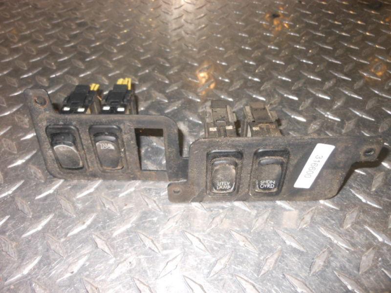 02 freightliner century 2 switch panels #316600 no reserve!