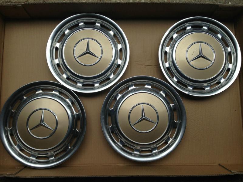 Mercedes hubcaps set of 4