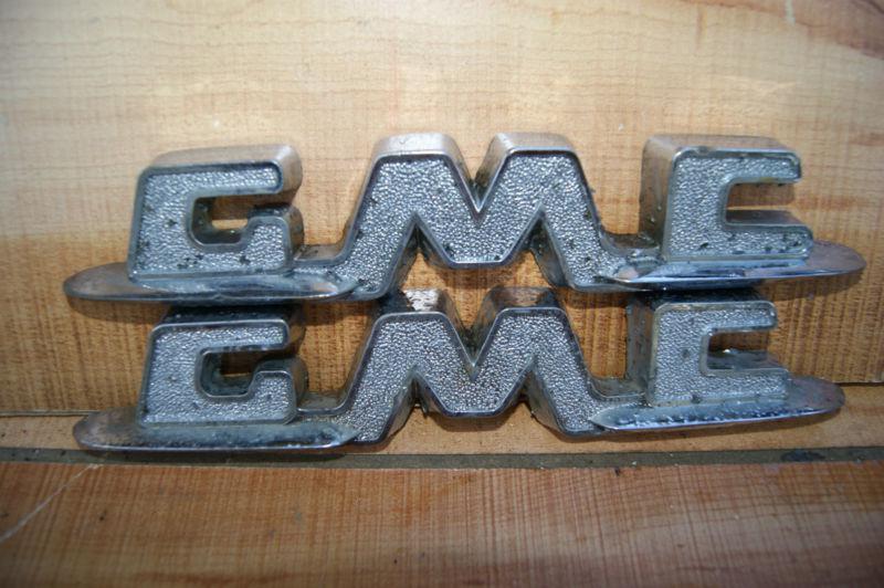 1955-1957 gmc pickup chrome fender emblems