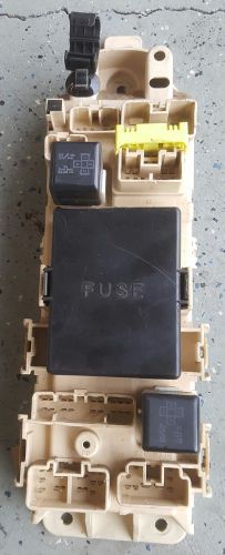 92 93 94 95 96 lexus sc400 interior relay / fuse box located under dash oem