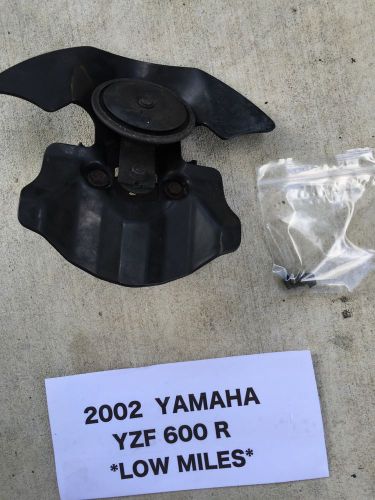Oem 2002 yamaha yzf 600 r complete electric horn holder bracket &amp; trim