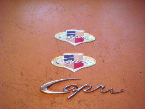 Bayliner 1850 cs - capri emblems -- 1999
