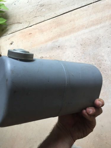 Go kart gas fuel tank with lid