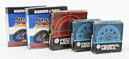 Lot of 4 inner and outer wheel bearings and 1 oil seal nib