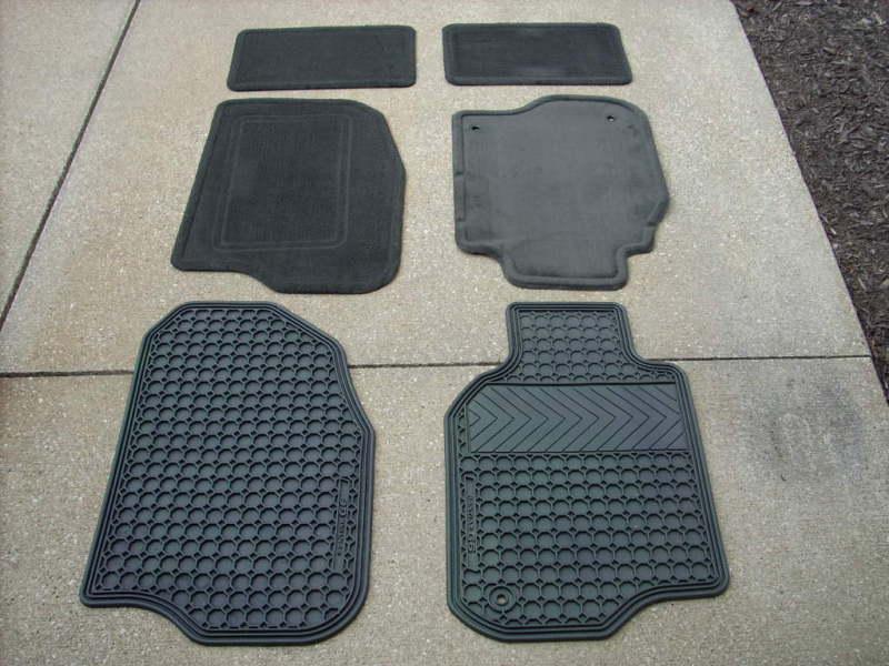 Pontiac g6 floor mats - brand new - 6 pieces