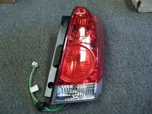 2004-2009 oem nissan quest rh passenger side tail light 26550-zm10a