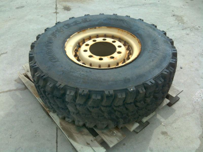 395/85r20 goodyear mv/t military truck tire on combat wheel 6x6 100% tread m923