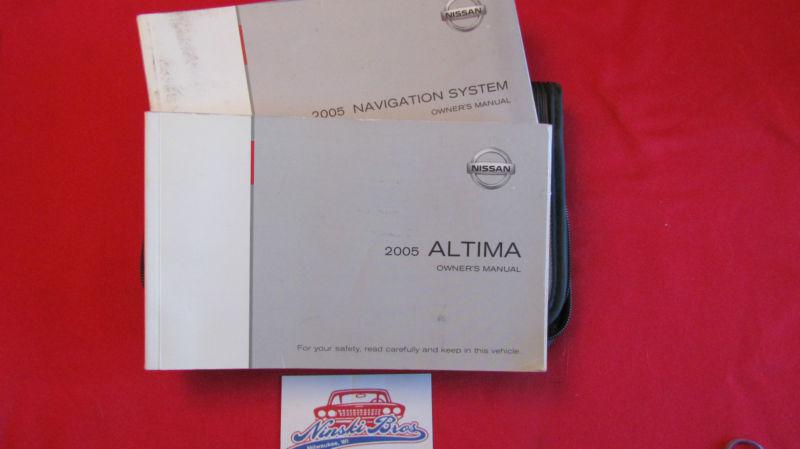 2005 nissan altima owners & navigation manual w/ case 05