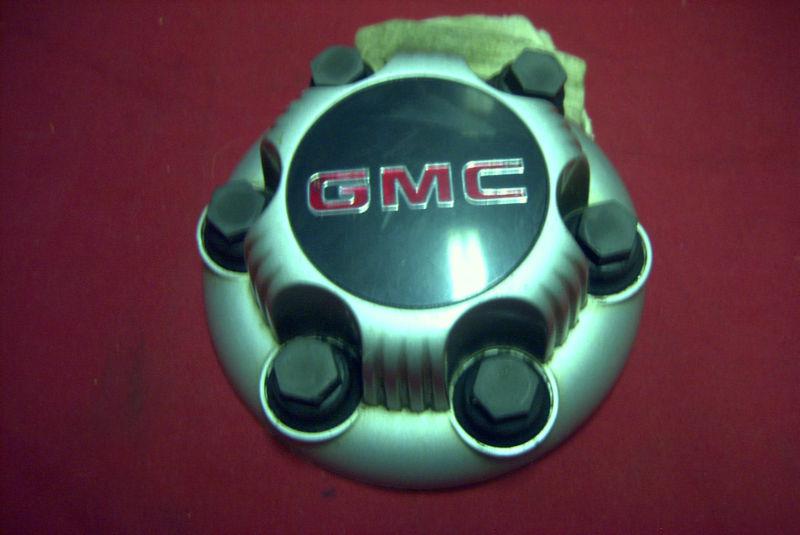 Used oem silver painted gmc 6-lug center cap