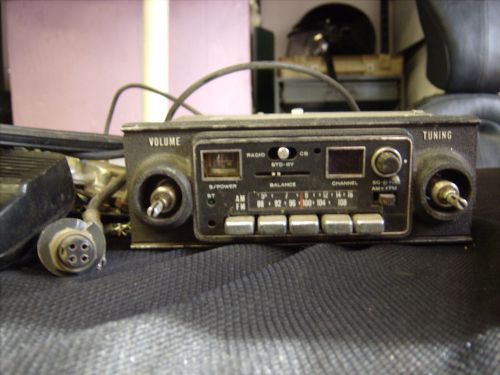 Harley davidson touring model am fm cb radio  for parts or fix