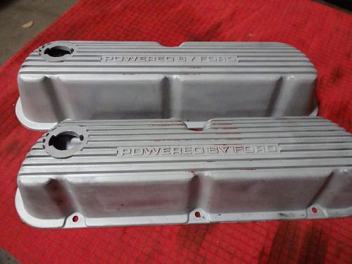 Ford finned &#039;powered by ford &#039; ford valve covers