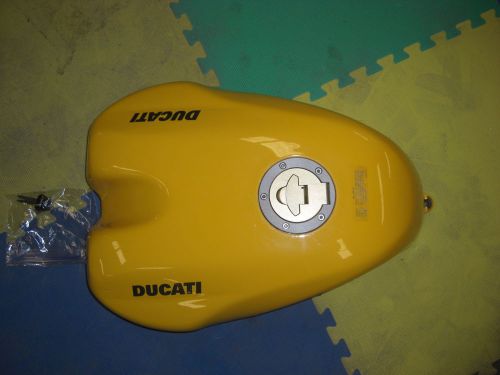 Ducati 748 916 996 998 gas tank petrol tank fuel tank superbike cap keys yellow