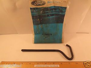 Ford 1980/89 crown victoria &amp; mercury marquis  &#034;bolt&#034; (spare wheel mounting) nos